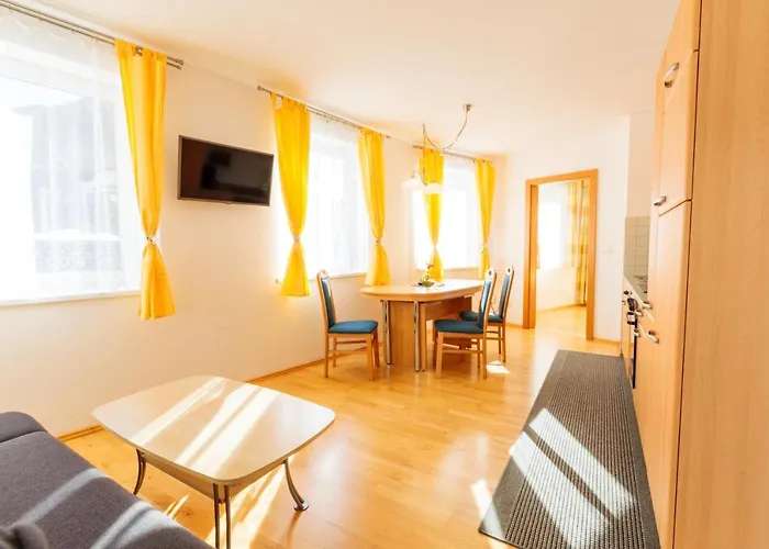 Avenzio Apartament *