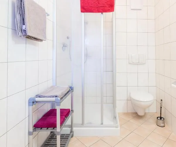 Avenzio Apartament *