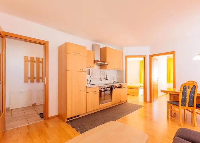 Avenzio Apartament *