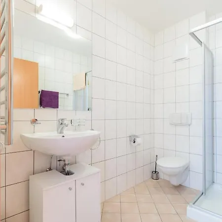 アパート Avenzio *